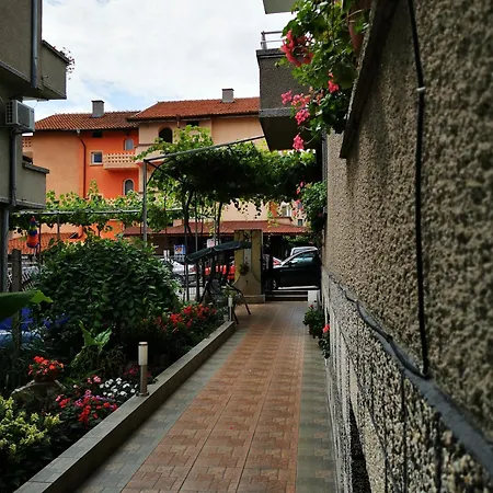 Vylchev בית אירוח *